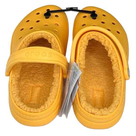 Crocs - ‘Golden’ Classic fleece lined clog. SZ: 8. NWT. Firm! - Picture 2 of 3